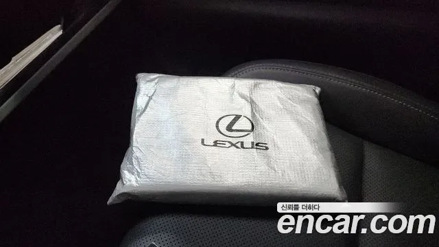 Lexus LM — Фото автомобиля 10