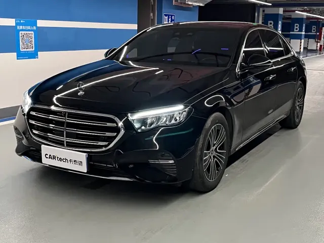 Фотография автомобиля — Mercedes-Benz E-Class