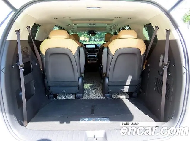 Kia Carnival Generation 4 — Фото автомобиля 18