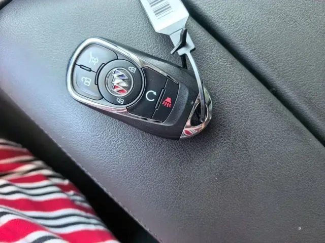 Buick Enclave — Фото автомобиля 16
