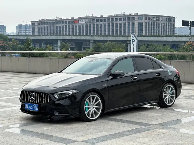 Фотография автомобиля — Mercedes-Benz A-Class AMG