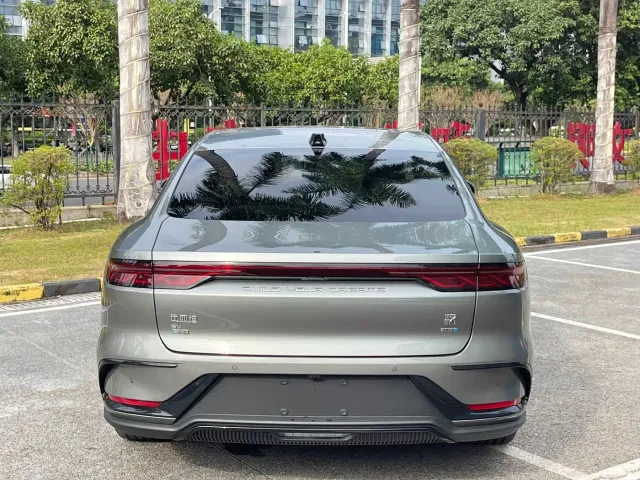 BYD Han — Фото автомобиля 12