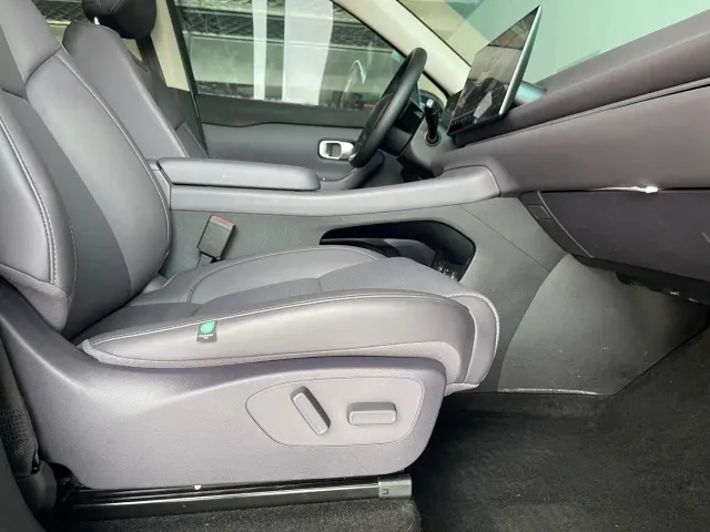 Leapmotor C10 — Фото автомобиля 29