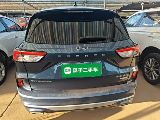 Ford Escape — Фото автомобиля 5