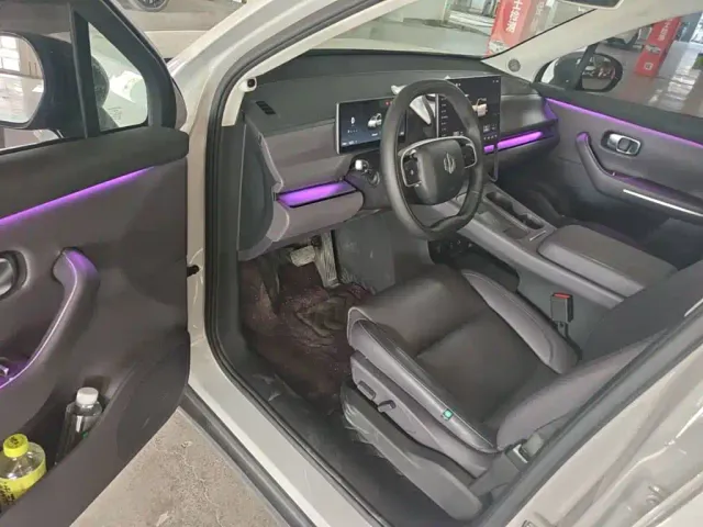 Leapmotor C10 — Фото автомобиля 15