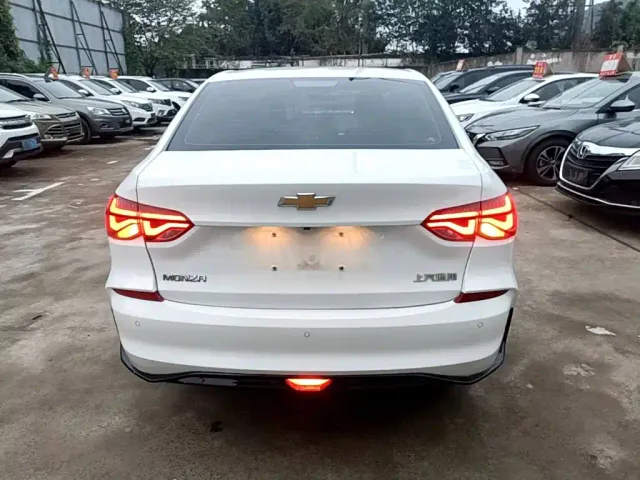 Chevrolet Monza — Фото автомобиля 5