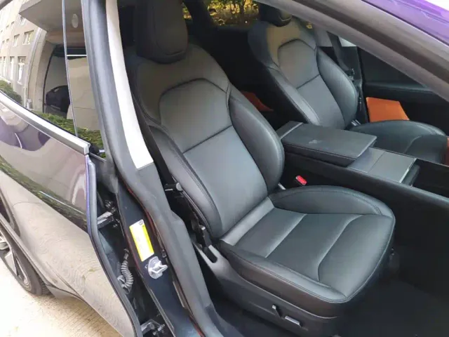 Tesla Model Y — Фото автомобиля 24