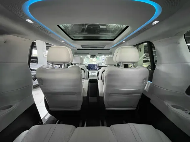 Xpeng X9 — Фото автомобиля 14