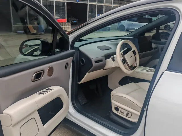 Li Auto i6 — Фото автомобиля 6