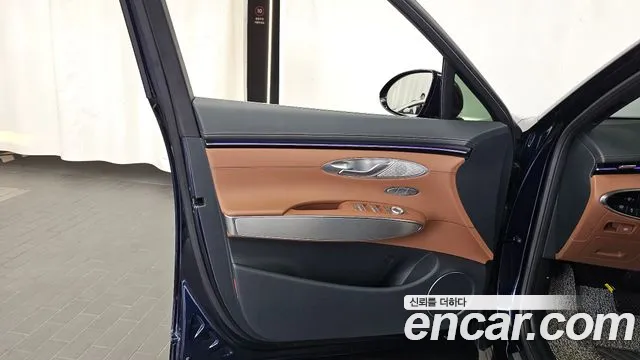 Genesis GV70 — Фото автомобиля 24