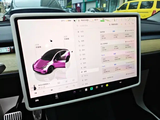 Tesla Model Y — Фото автомобиля 12