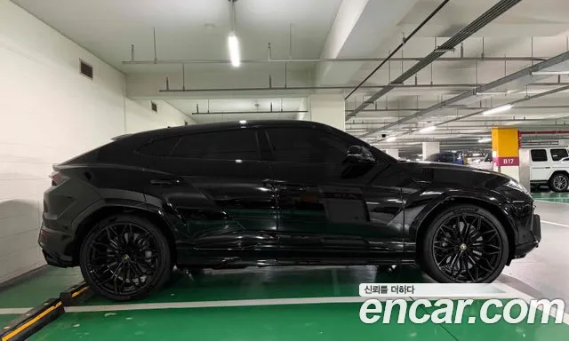 Lamborghini Urus — Фото автомобиля 5