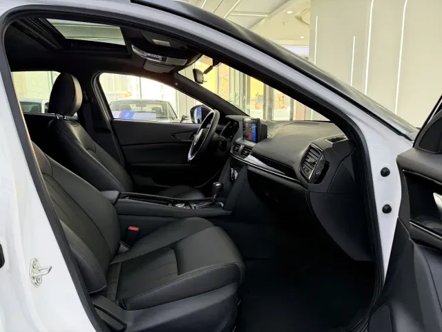 Mazda CX-4 — Фото автомобиля 6