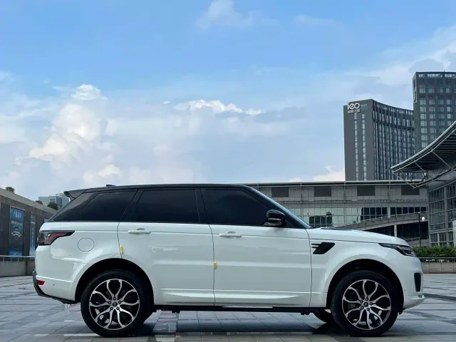 Land Rover Range Rover Sport — Фото автомобиля 7