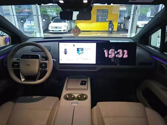 Li Auto i6 — Фото автомобиля 4