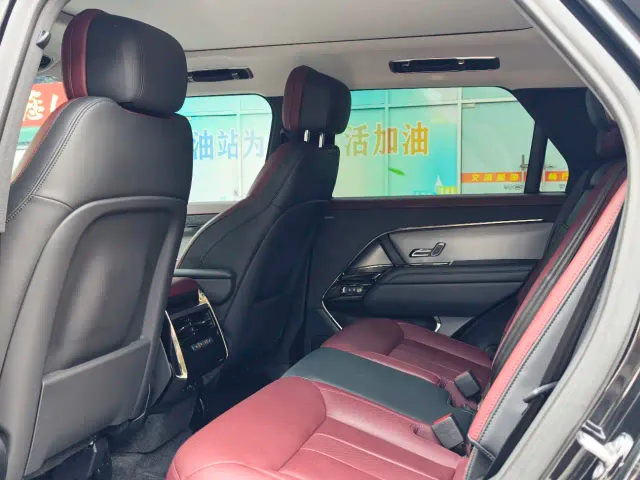 Land Rover Range Rover Sport — Фото автомобиля 8