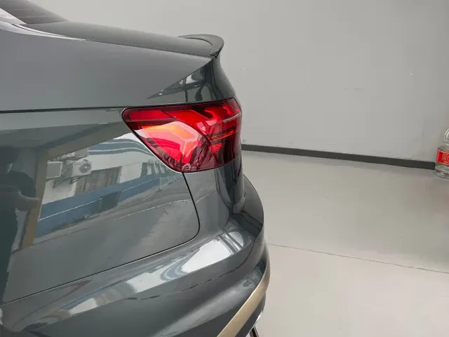 Audi A4L — Фото автомобиля 10