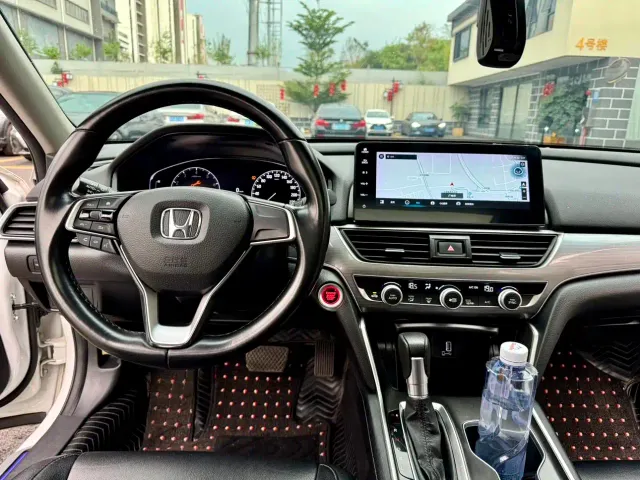 Honda Accord — Фото автомобиля 8