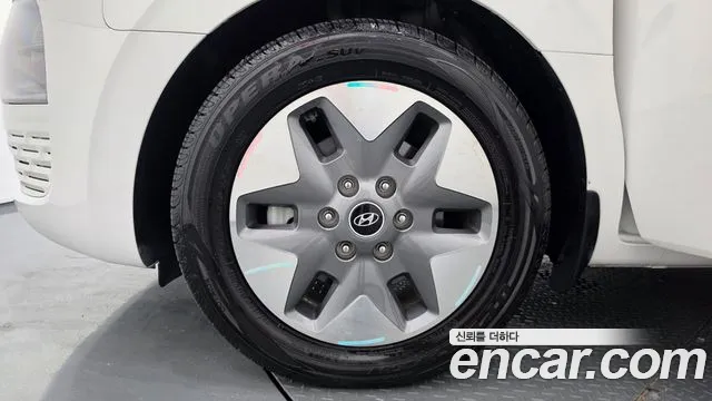Фотография автомобиля — Hyundai Staria