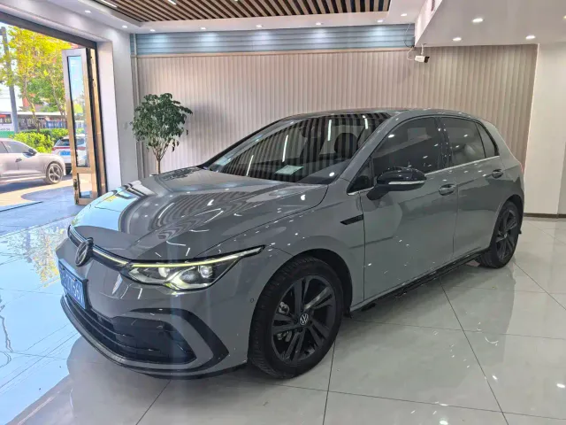Фотография автомобиля — Volkswagen Golf