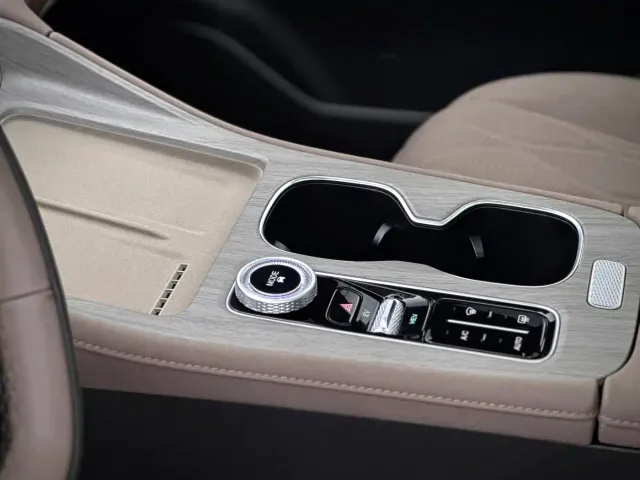 Chery Fengyun Fengyun T8 2025 1.5T 130km Premium Edition 5-Seater — Фото автомобиля 8