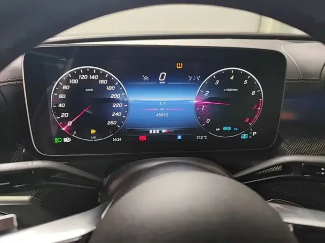 Mercedes-Benz Mercedes-Benz C-Class 2022 Facelift C 200 L Sport — Фото автомобиля 11