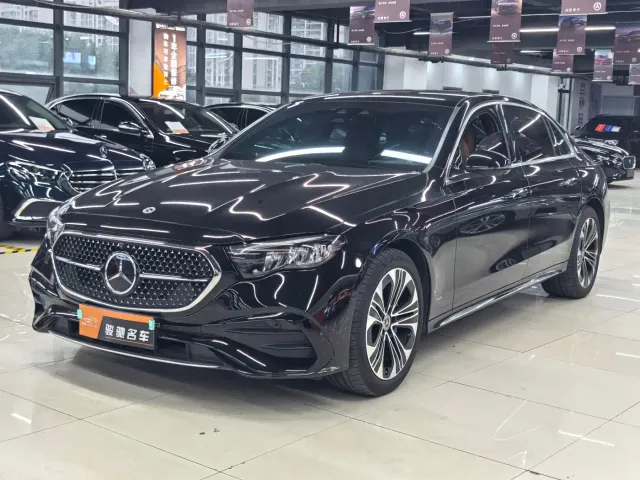 Mercedes-Benz E-Class — Фото автомобиля 4