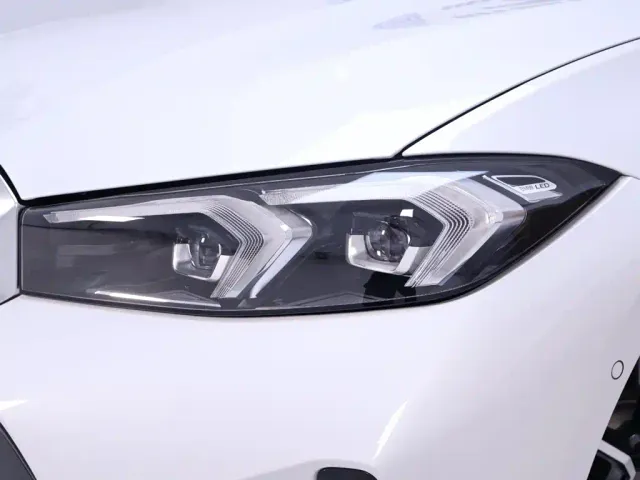 BMW 3 Series — Фото автомобиля 4