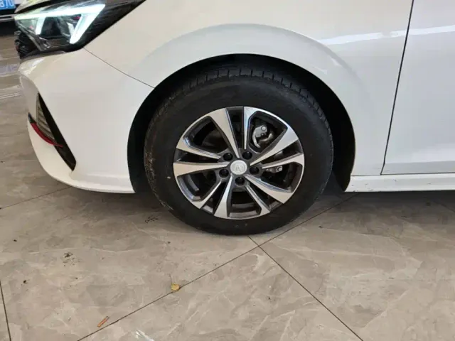 Changan Eado — Фото автомобиля 22