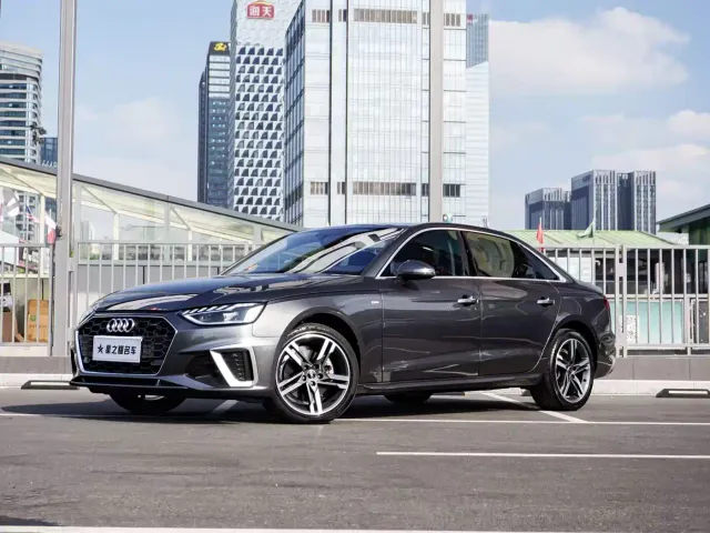 Фотография автомобиля — Audi A4L