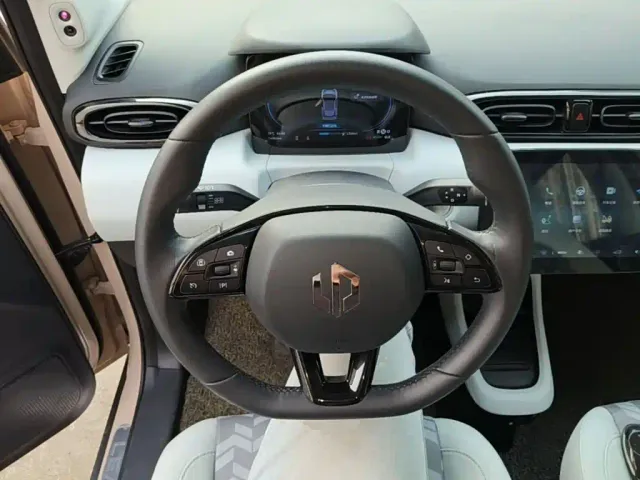 Leapmotor T03 — Фото автомобиля 10