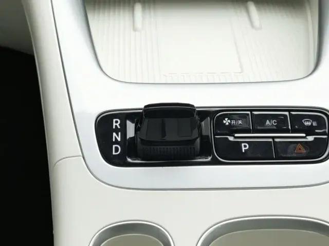 Geely Starry Wish — Фото автомобиля 13
