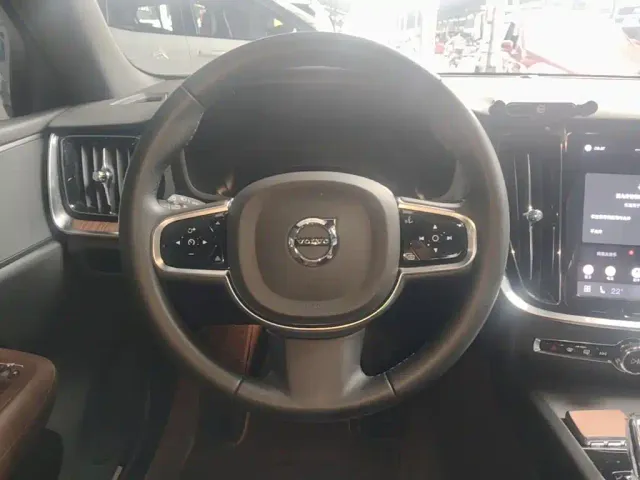 Volvo S60 — Фото автомобиля 10