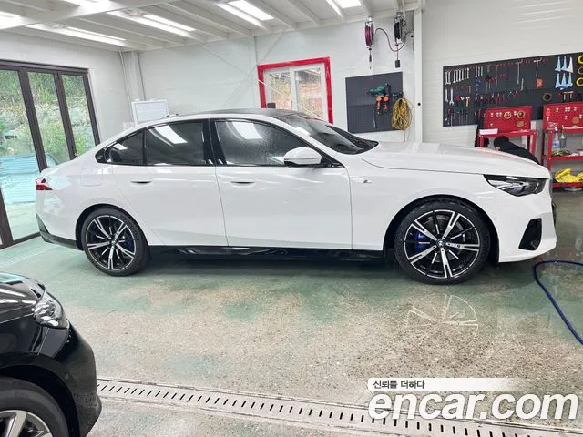 BMW 5-Series 5 серия (G60) 530i xDrive M Sport — Фото автомобиля 9