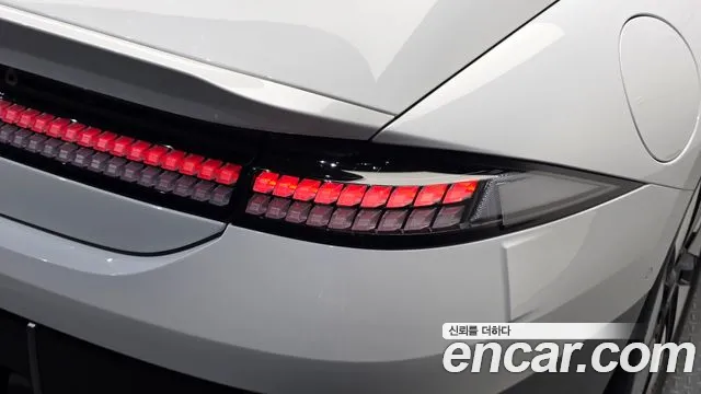 Hyundai Ioniq 6 — Фото автомобиля 8