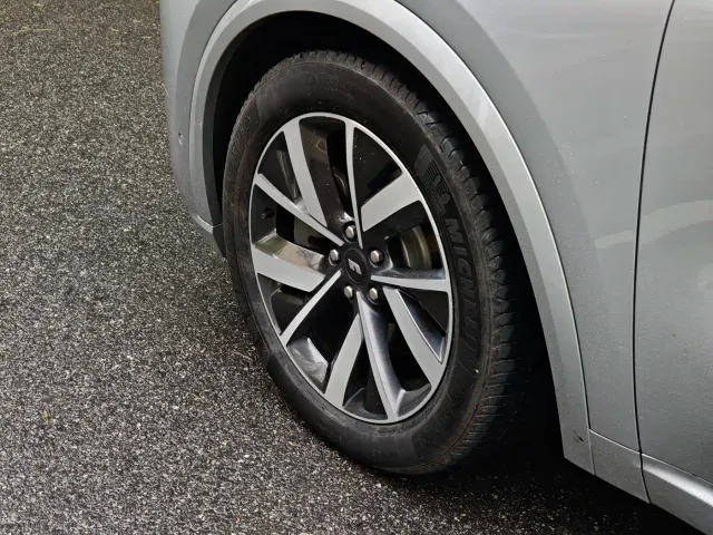 Li Auto L8 — Фото автомобиля 14