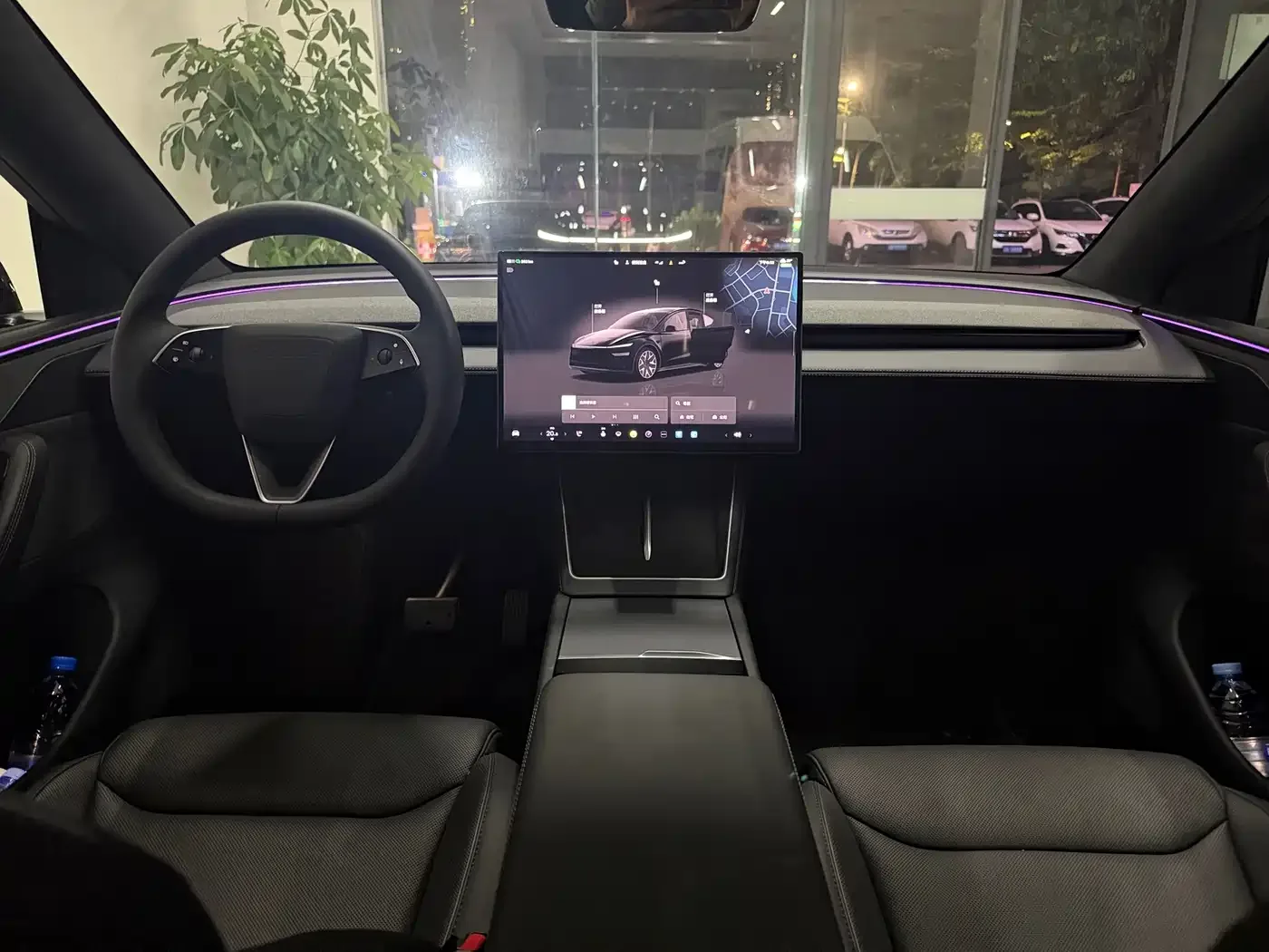 Tesla Model Y L 2025 Facelift Long Range AWD — Фото автомобиля 3