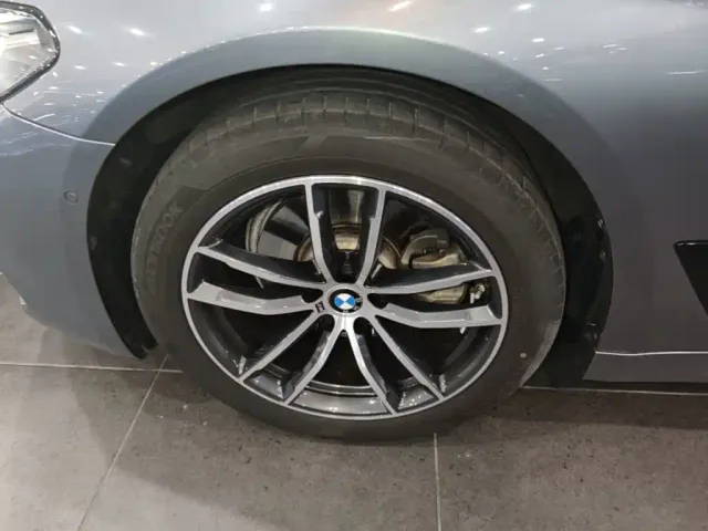 BMW 5 Series — Фото автомобиля 22