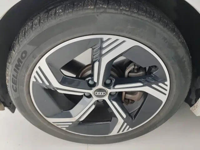 Audi Q4 e-tron — Фото автомобиля 24