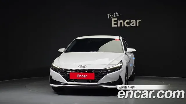 Hyundai Avante CN7 — Фото автомобиля 3