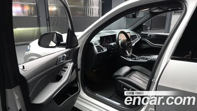 BMW X5 xDrive 40i M Sport — Фото автомобиля 8