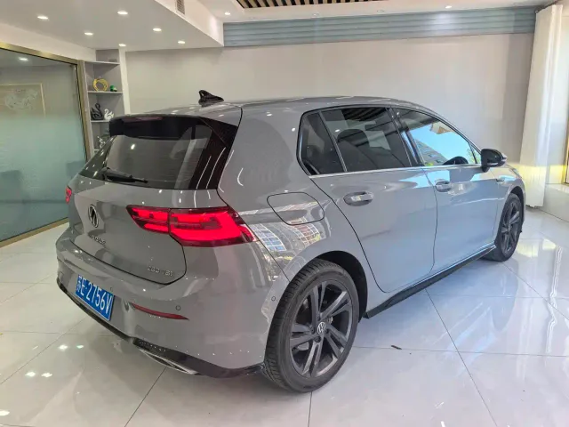 Volkswagen Golf — Фото автомобиля 4
