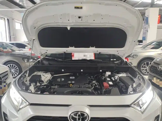 Toyota RAV4 — Фото автомобиля 19