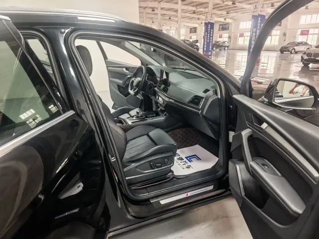 Audi Q5L — Фото автомобиля 9