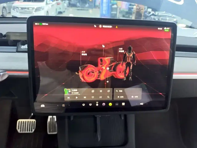 Tesla Model Y — Фото автомобиля 12