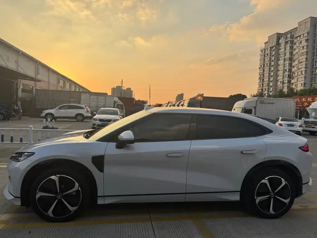 BYD Song L EV — Фото автомобиля 3