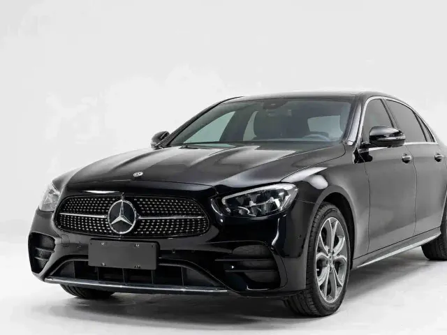 Фотография автомобиля — Mercedes-Benz E-Class