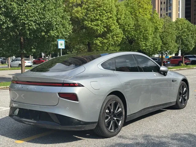Xpeng P7 — Фото автомобиля 5