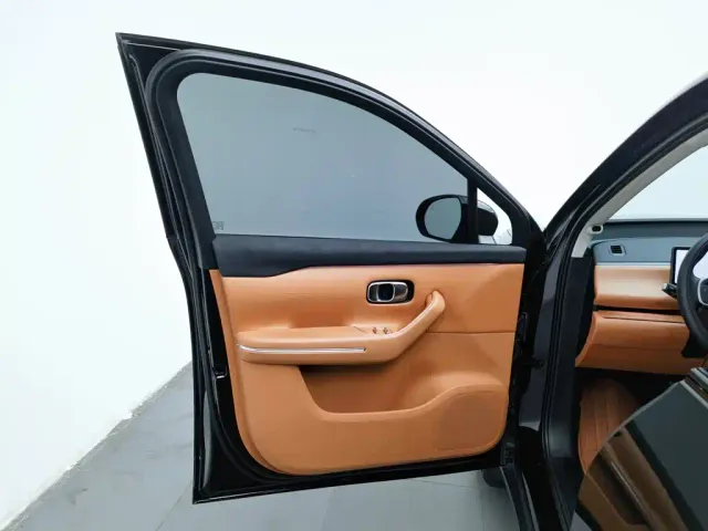 Leapmotor C16 — Фото автомобиля 8