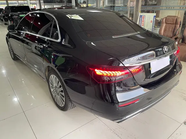 Mercedes-Benz E-Class — Фото автомобиля 6